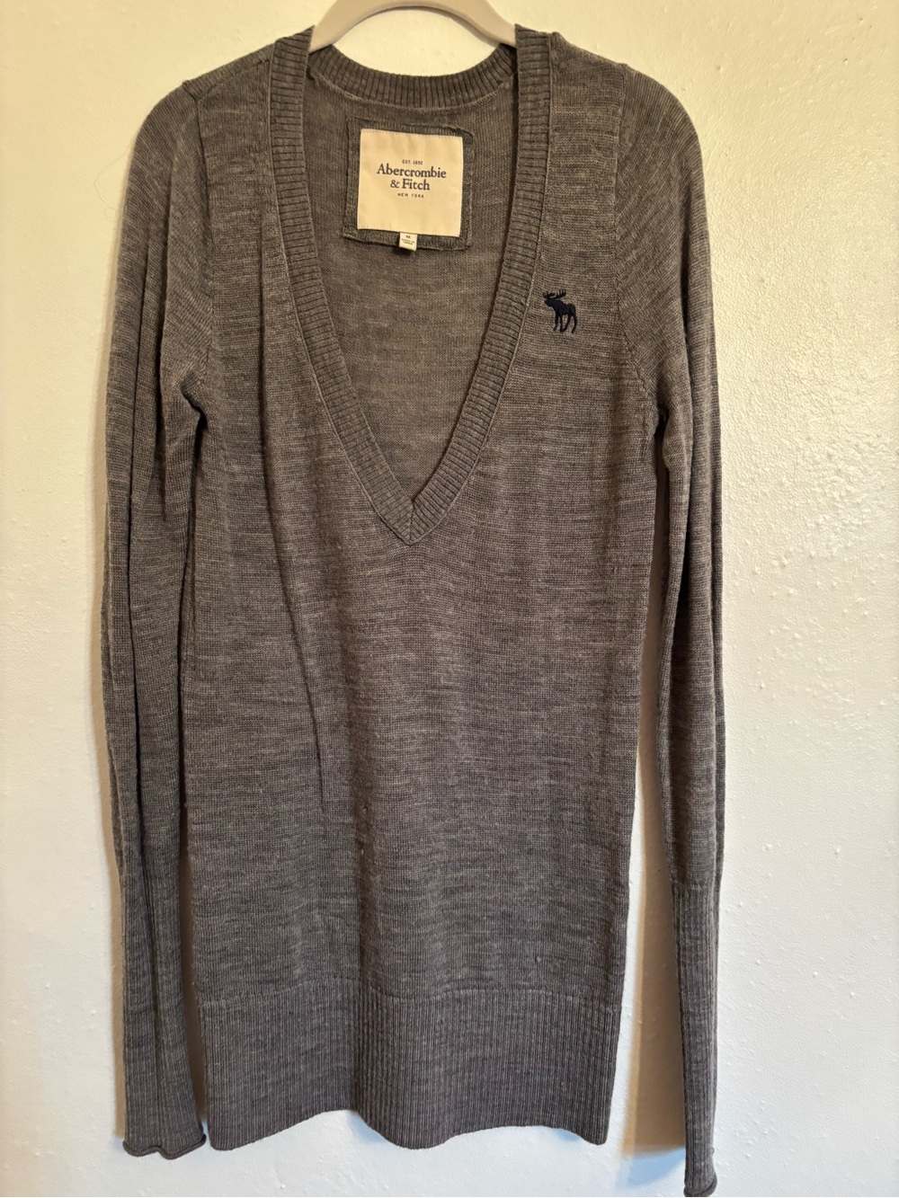 Abercrombie & Fitch Gray V-Neck Sweater- medium